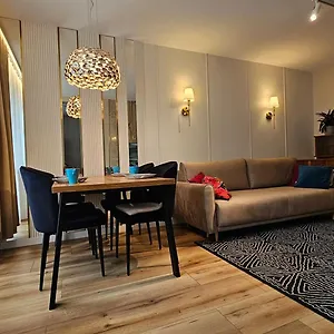 https://apt-apartament-metro.warsawhotelspoland.com